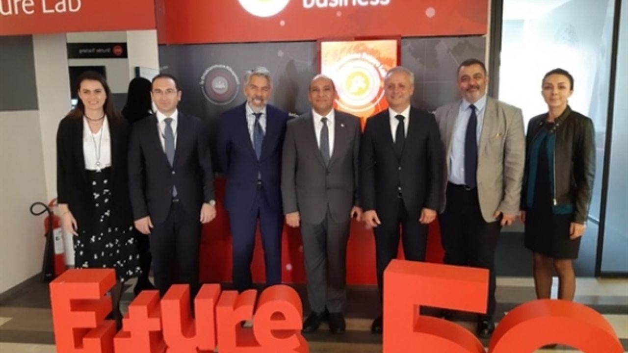 Atakan, Vodafone Future Lab’i ziyaret etti
