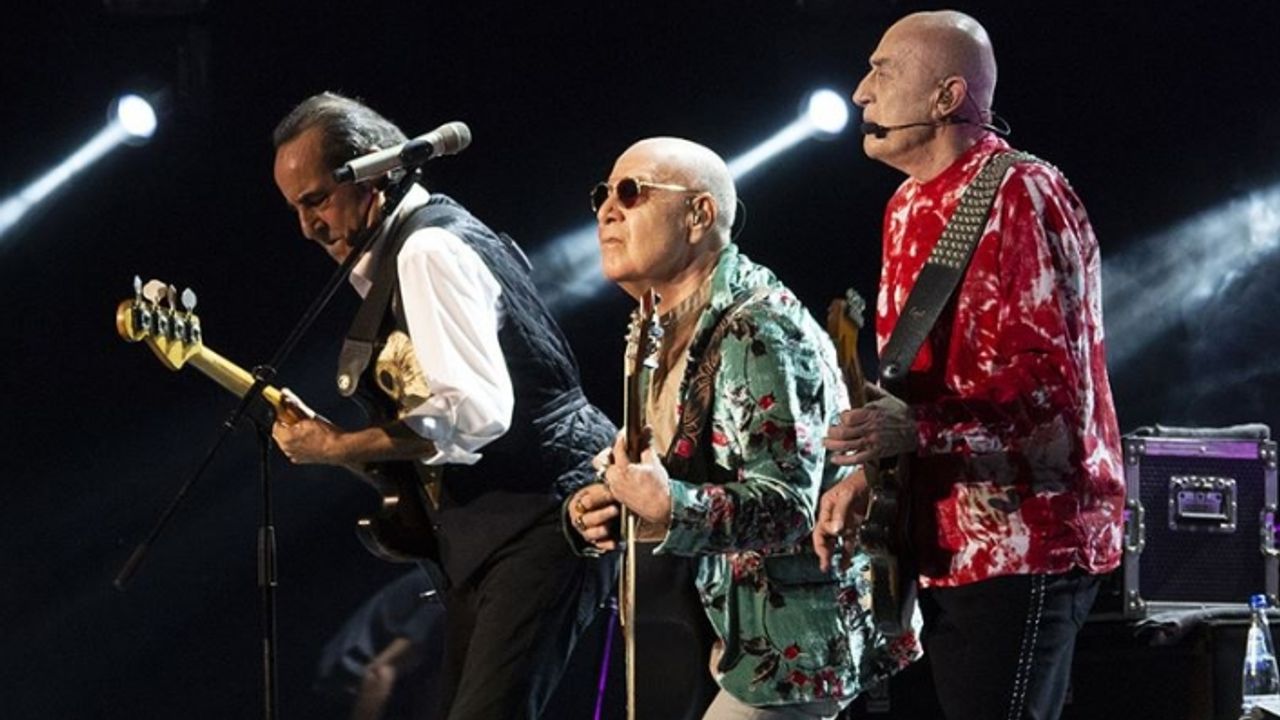 Cumhurbaşkanlığı Kültür ve Sanat Büyük Ödülü'ne layık görülen MFÖ: Onur duyduk