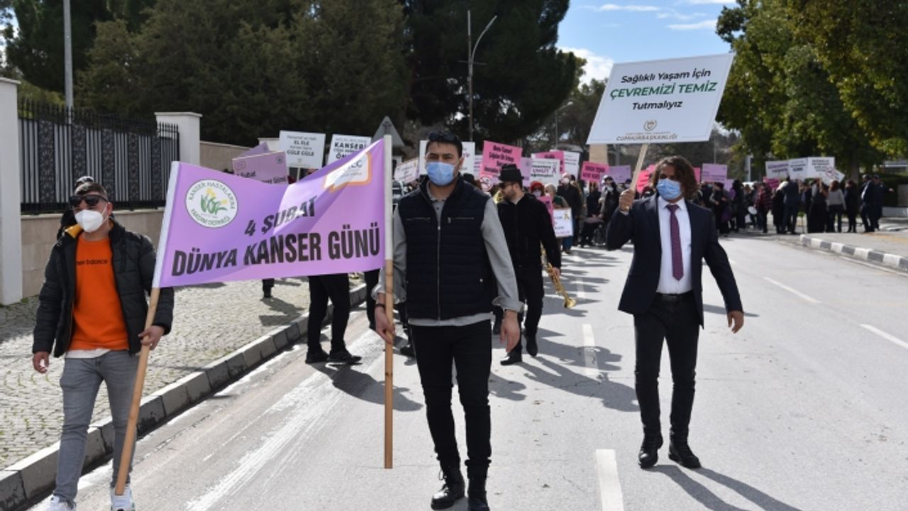 Dünya Kanser Günü dolayısıyla farkındalık yürüyüşü