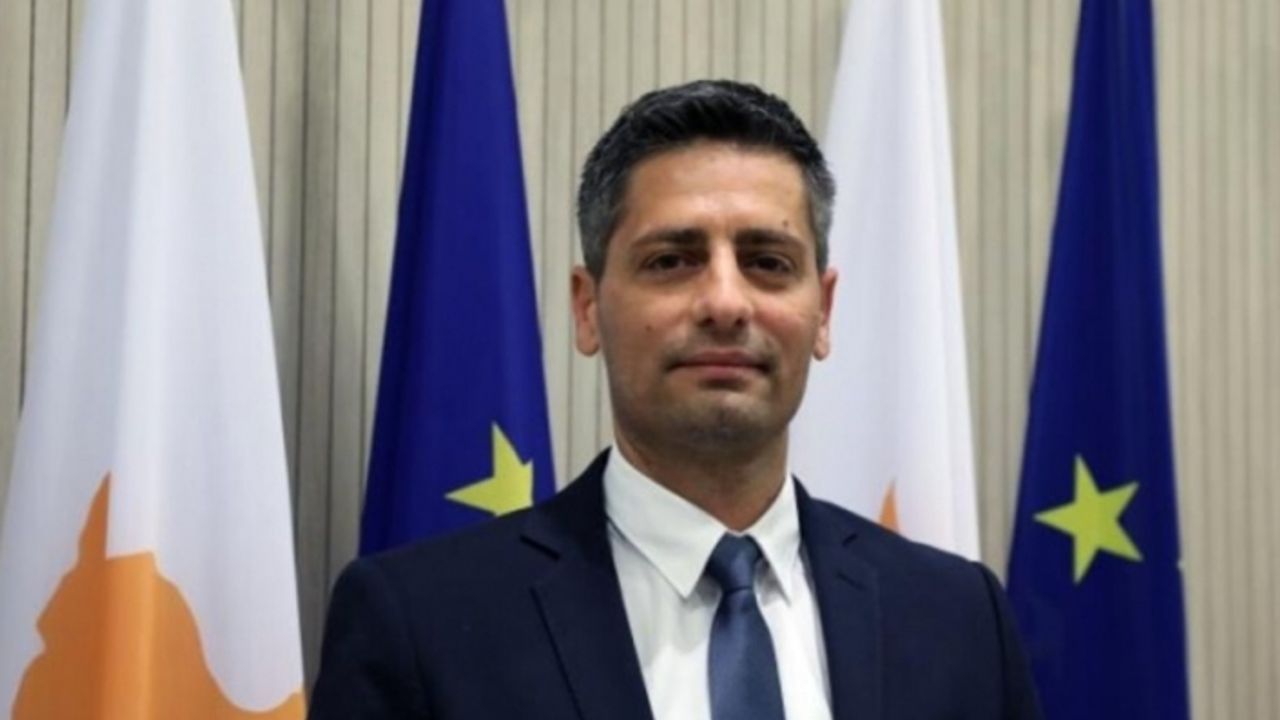 Rum Hükümet Sözcüsü ve Savunma Bakanından Kıbrıs sorunu açıklaması