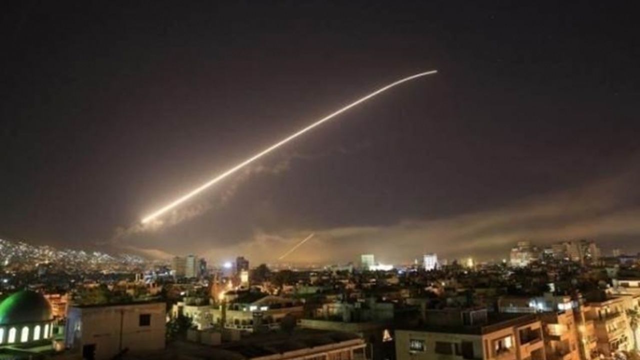 İsrail'den Suriye'ye füze saldırısı: 4 asker yaşamını yitirdi