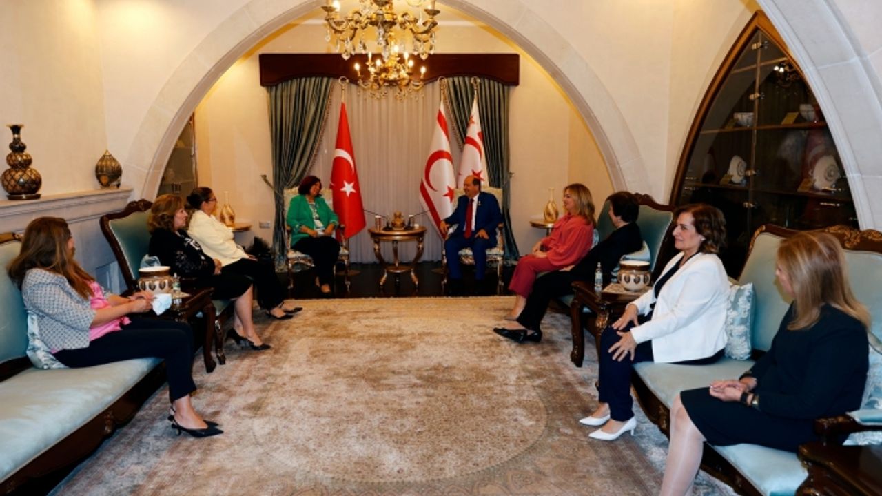 Tatar, Kıbrıs Türk Kadınlar Birliği’ni kabul etti