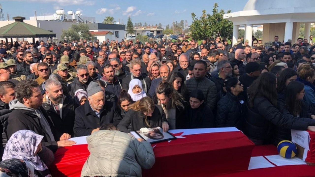 Havin Kılıç ve eğitmen Osman Çetintaş’ın  cenazeleri Yeniboğaziçi'nde defnedildi
