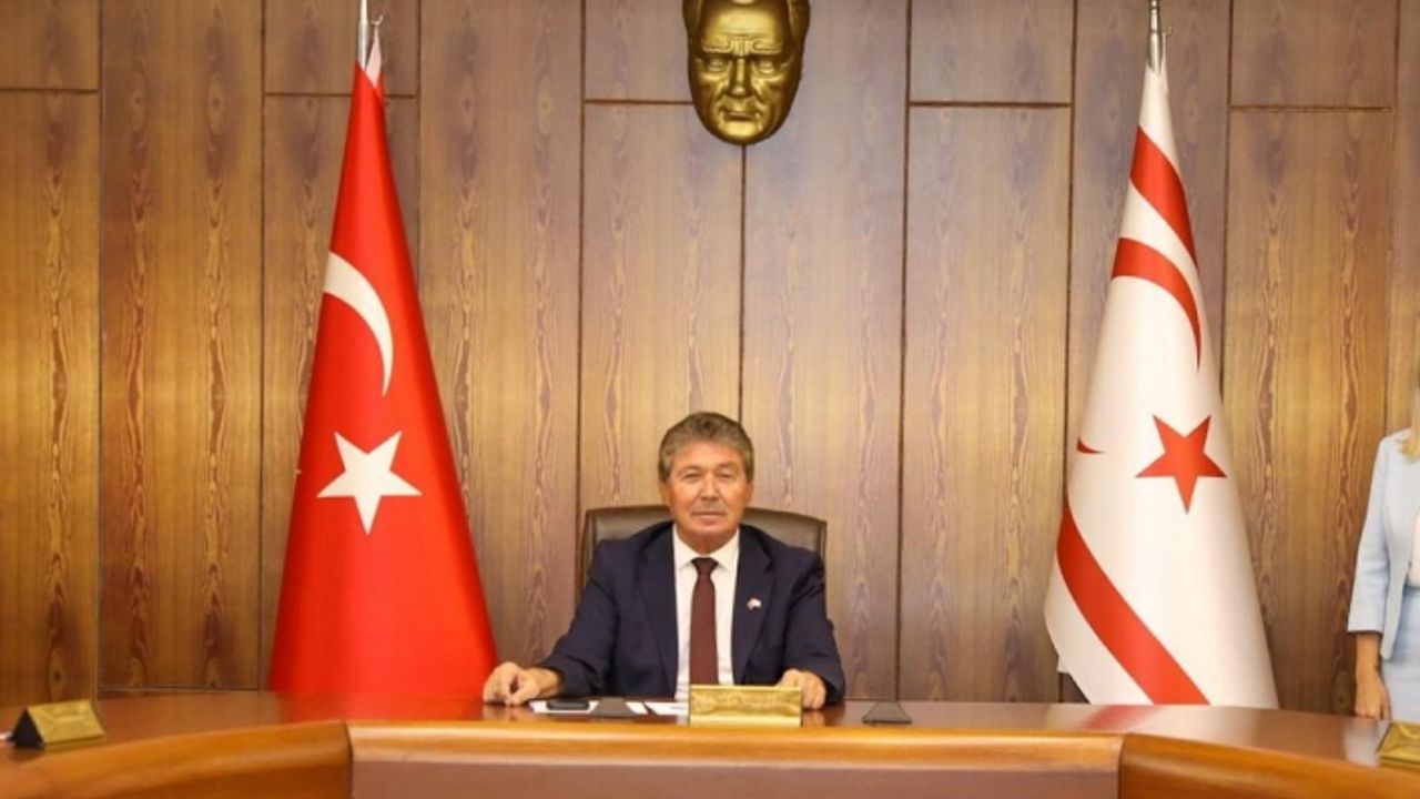 Üstel Türkiye Cumhuriyeti Cumhurbaşkanı Recep Tayyip Erdoğan'ın davetlisi olarak Ankara’ya gidiyor