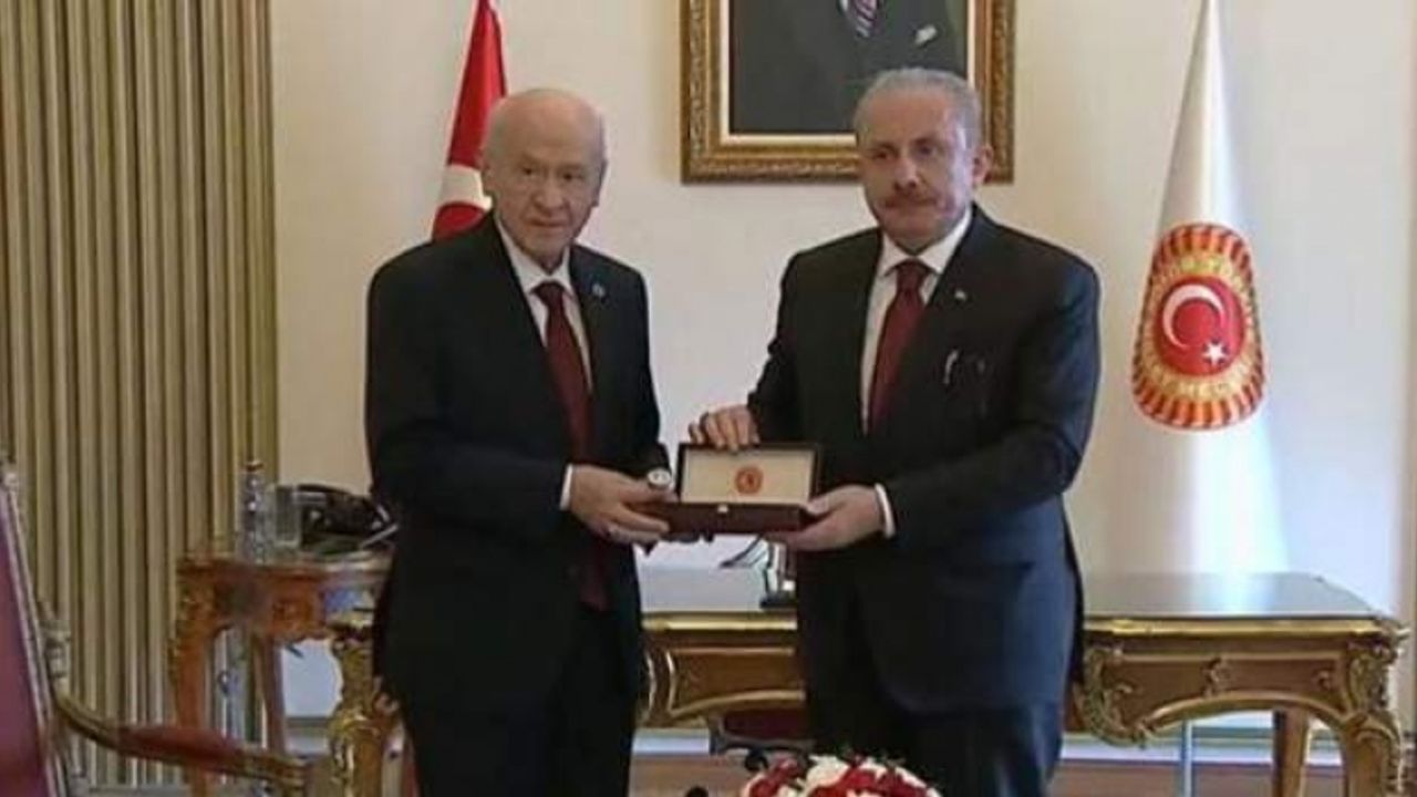 TBMM Geçici Başkanı Devlet Bahçeli görevi Mustafa Şentop'tan devraldı