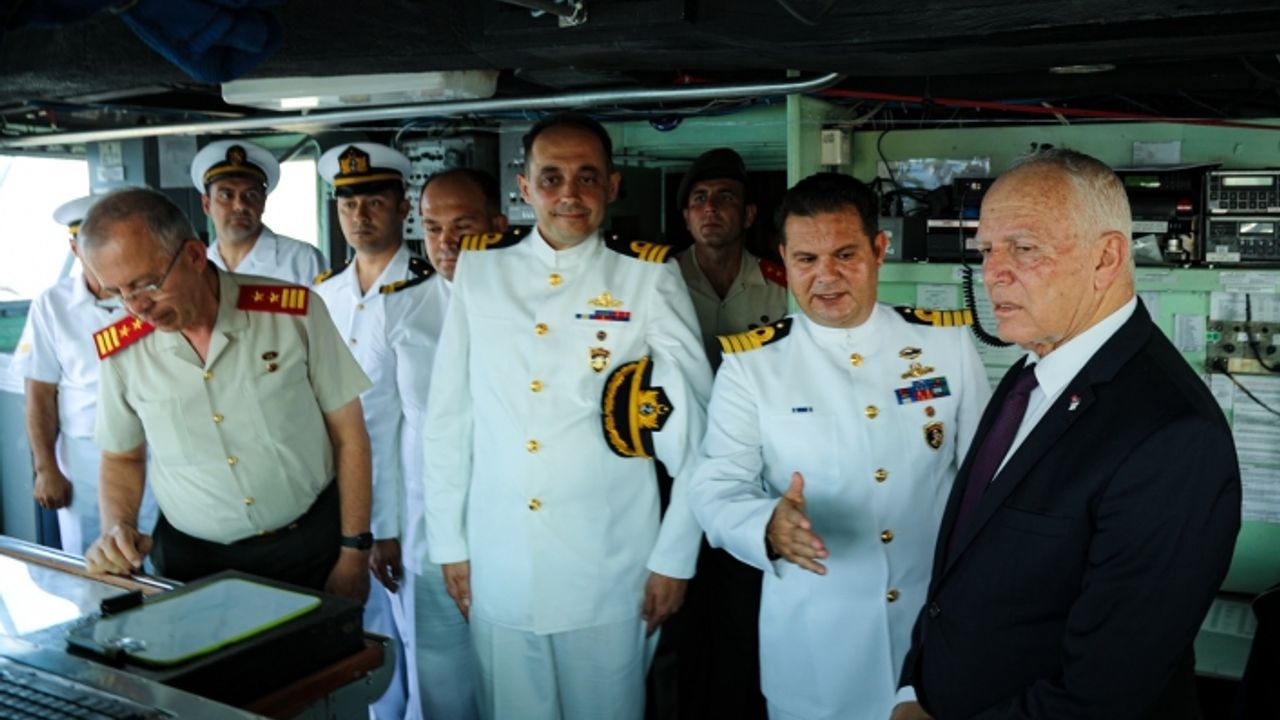 Töre, TCG Bandırma Korvet Gemisini ziyaret etti
