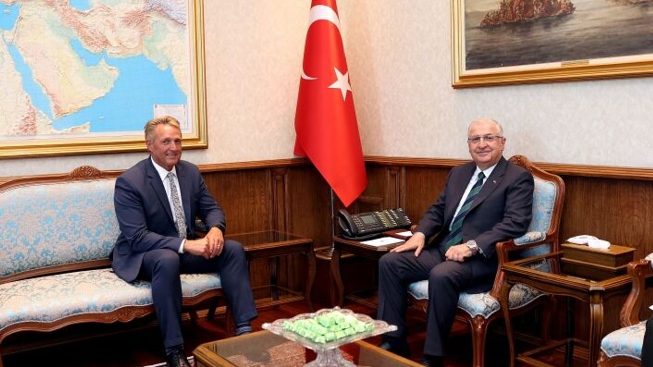 Türkiye Milli Savunma Bakanı Güler, ABD'nin Ankara Büyükelçisi Flake'i kabul etti