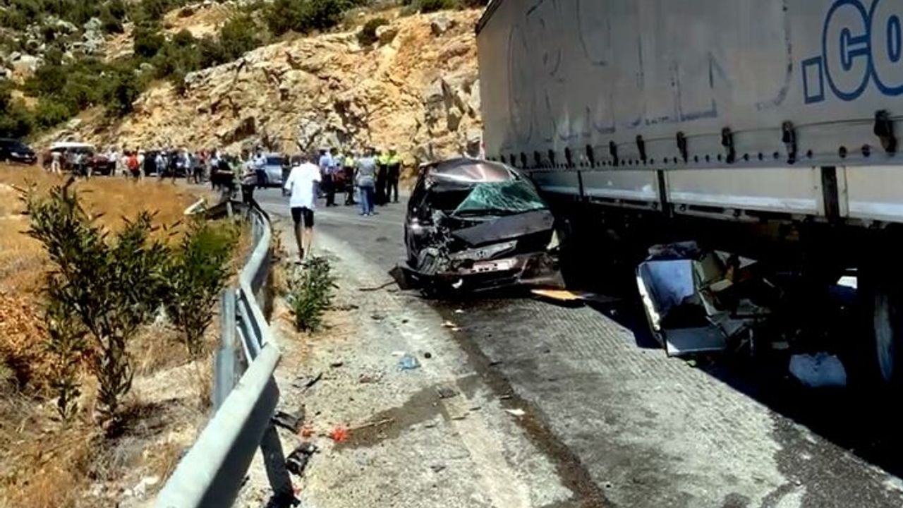 Girne - Değirmenlik dağ yolu kaza nedeniyle trafiğe kapatıldı