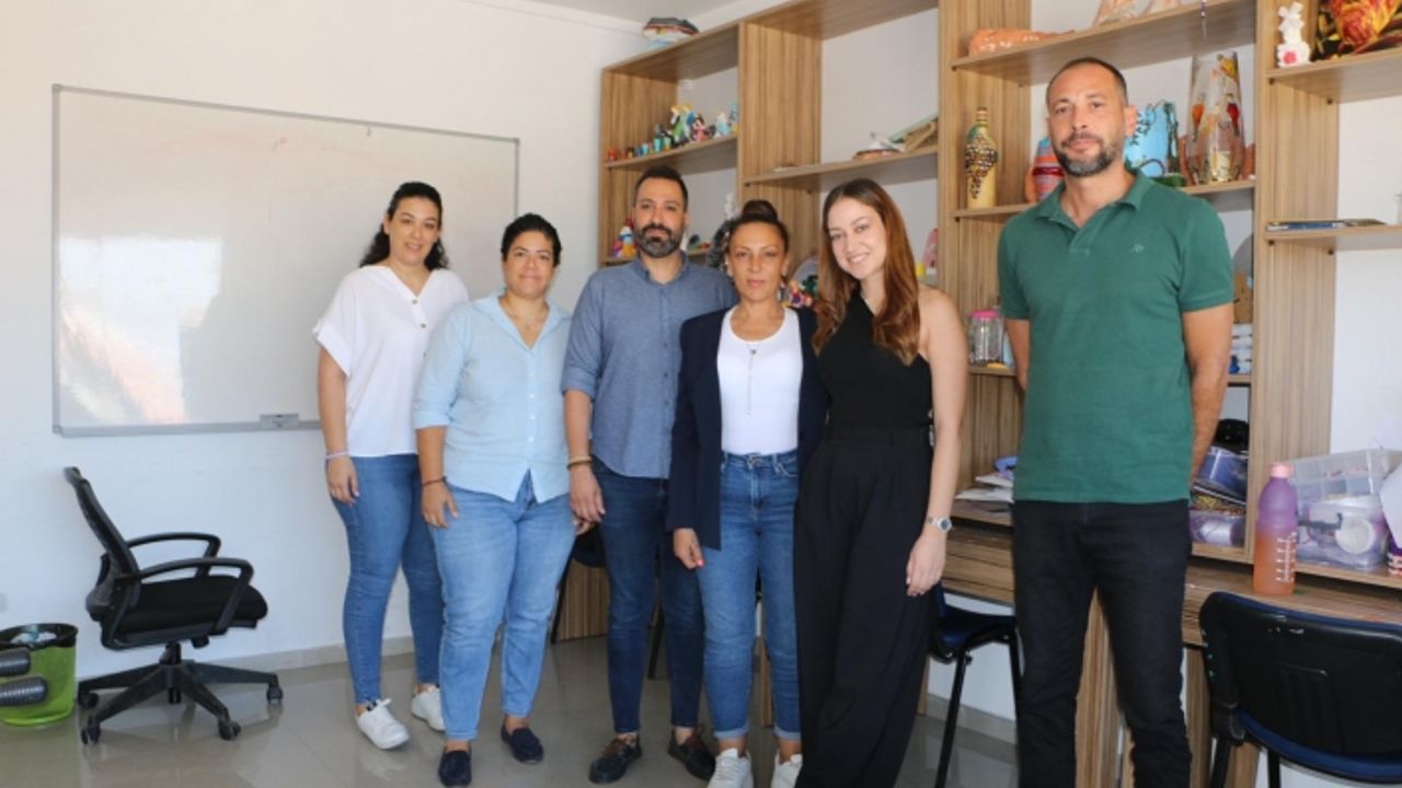 Başbakanlık Uyuşturucuyla Mücadele Komisyonu, Kıbrıs Türk Barolar Birliği ve İnsan Kaynakları Yönetimi Derneği toplantıda bir araya geldi