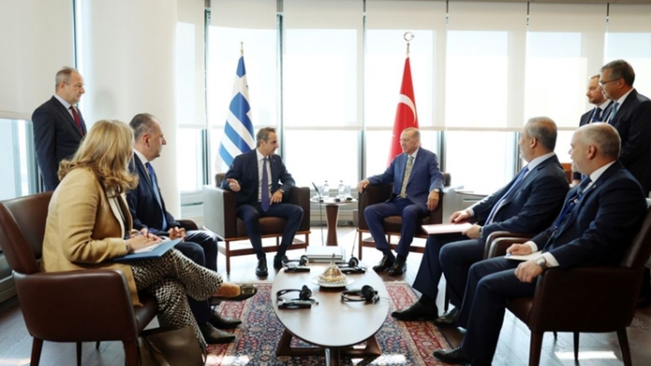 Erdoğan ve Miçotakis, Türkiye ile Yunanistan arasındaki ilişkilerde mevcut olumlu iklimi muhafaza etme kararlılıklarını teyit etti
