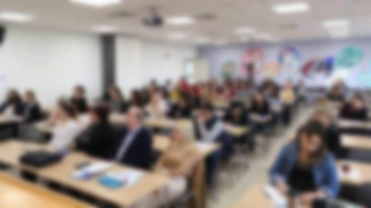 Kıbrıslı Türklere ve “Türkçe konuşan Kıbrıs Cumhuriyeti vatandaşlarına” Yunanca...