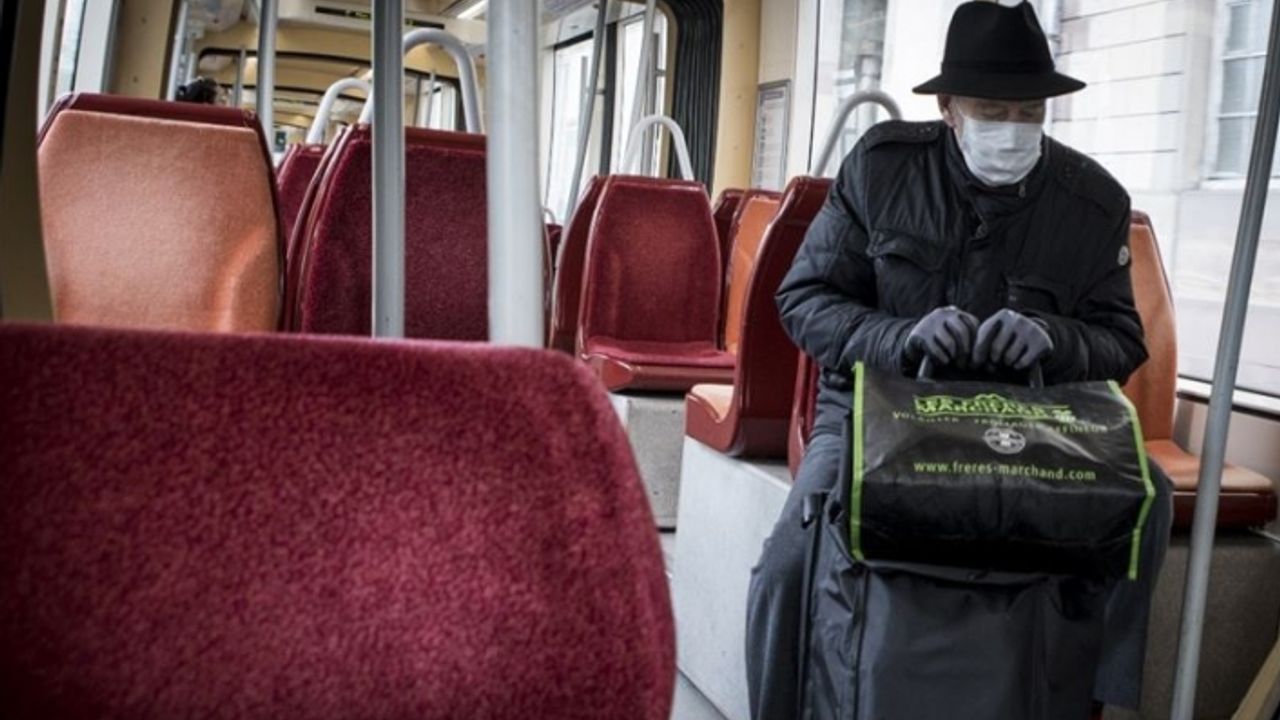 Kovid-19 deride "kaşıntılı döküntü" gelişimine neden olabiliyor