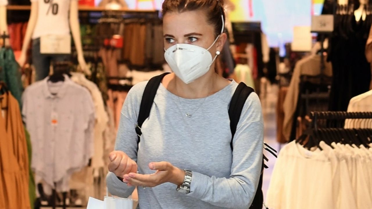 Kovid-19'un yeni varyantında tat ve koku kaybı geri döndü