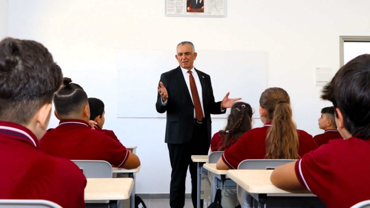 Ortaöğretimde ilk ders zili bugün çaldı