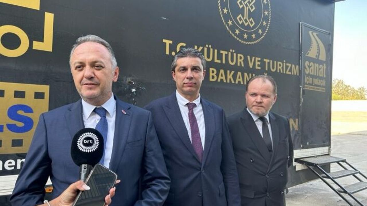 “Gezici Sinema Kamyonu” Şehit Doğan Ahmet İlkokulu’nda gösterimde bulundu