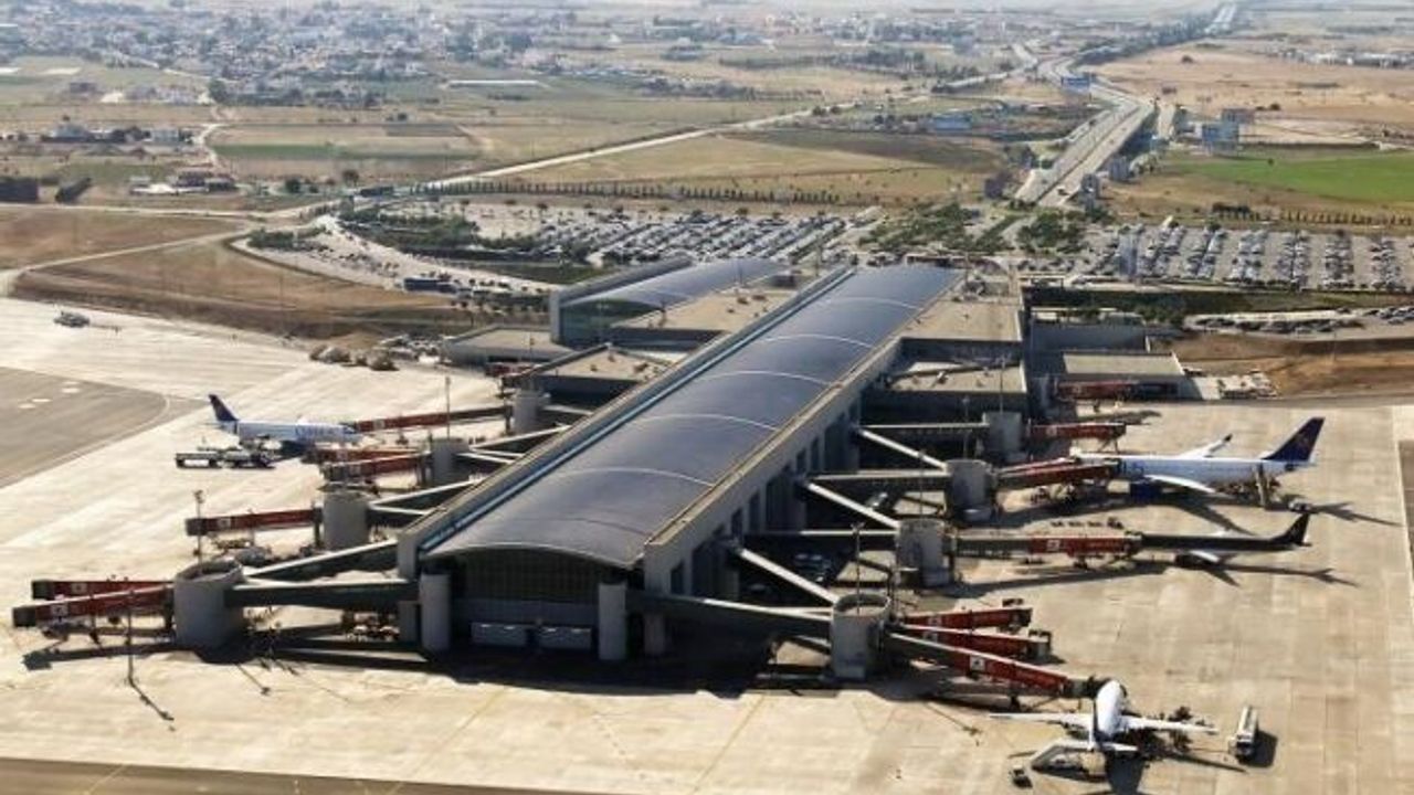 İsrail’den deniz yoluyla ayrılan 159 Amerikan vatandaşı Larnaka Limanı’na ulaştı