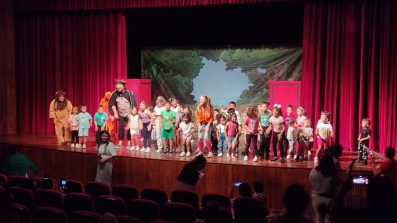 MyART Sanat Merkezi "Gemilerde Talim Var" adlı tiyatro oyunu ile "Yaramaz Tilki" isimli çocuk oyununu sahneledi