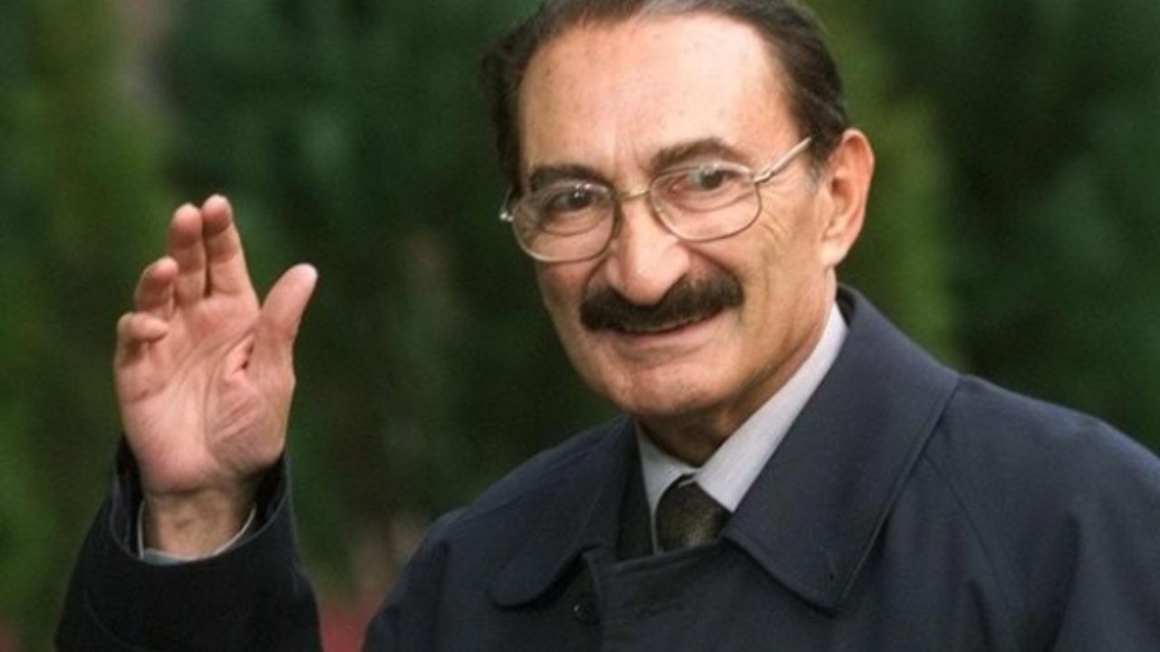 Türkiye Cumhuriyeti eski başbakanlarından, Kıbrıs Türk Barış Harekatı'nın baş aktörü Bülent Ecevit'in vefatının üzerinden 17 yıl geçti