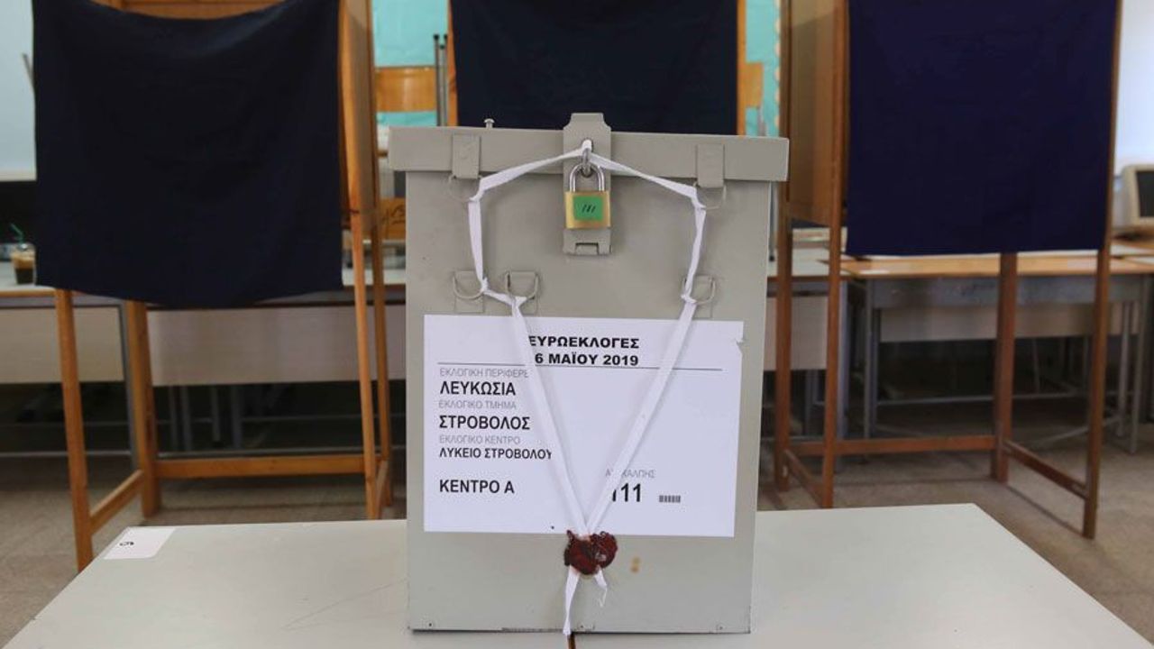 Kıbrıslı Türkler AP seçmen kütüklerine otomatik kayıt olacaklar