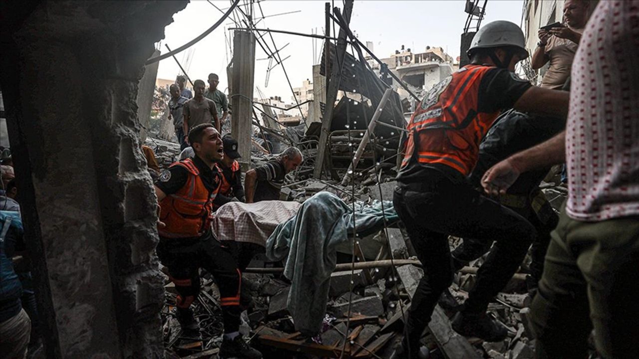 İsrail'in Gazze Şeridi'ne yönelik saldırılarında ölenlerin sayısı 15 bin 207'ye yükseldi