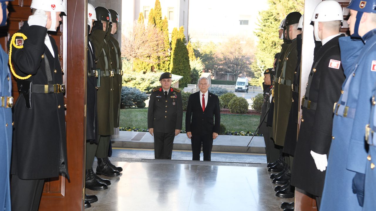 Töre, Ankara temasları çerçevesinde Orgeneral Metin Gürak’ı ziyaret etti