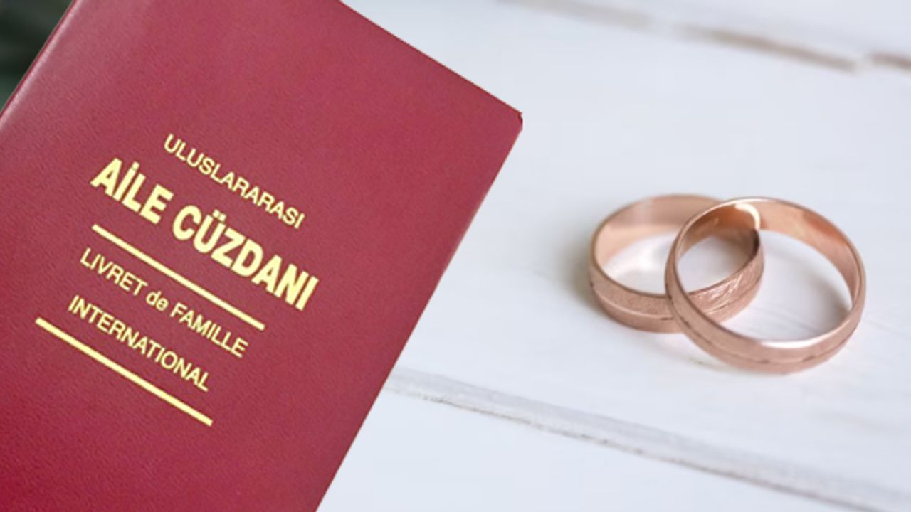 Türkiye'de evlenen kadının kocasının soyadını almasını öngören kuralın iptali yürürlüğe giriyor