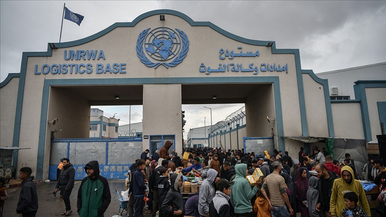 Almanya ve Hollanda, UNRWA’ya geçici olarak yeni fonları onaylamayacağını duyurdu