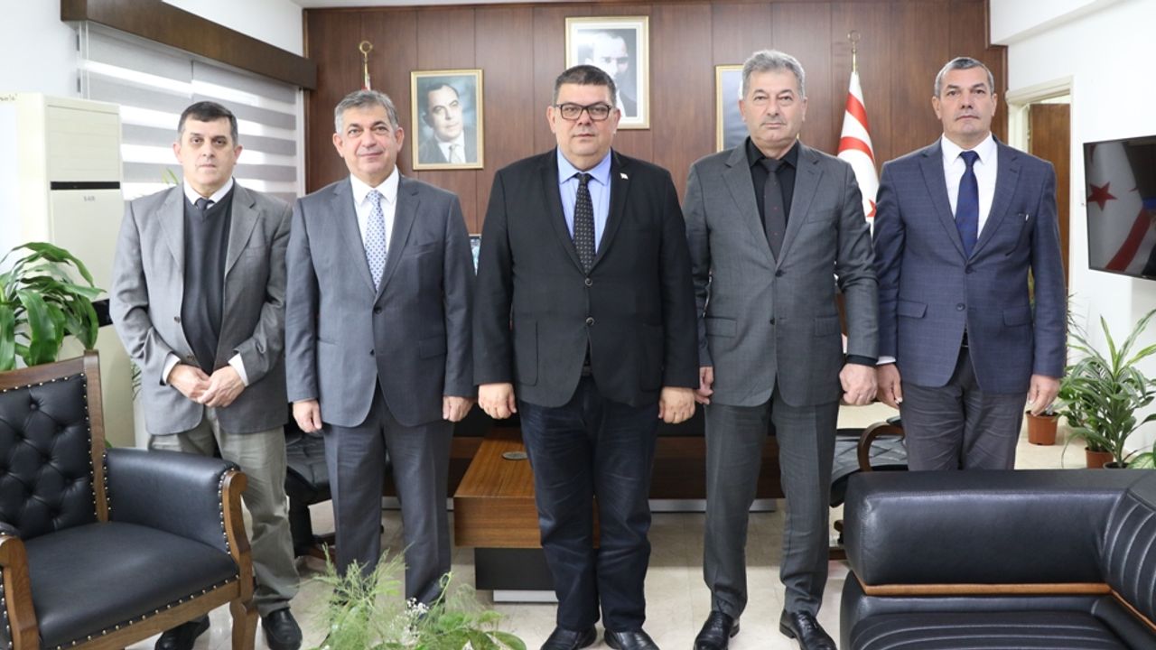 Maliye Bakanı Berova, LAÜ Rektörü Yükselen'i kabul etti
