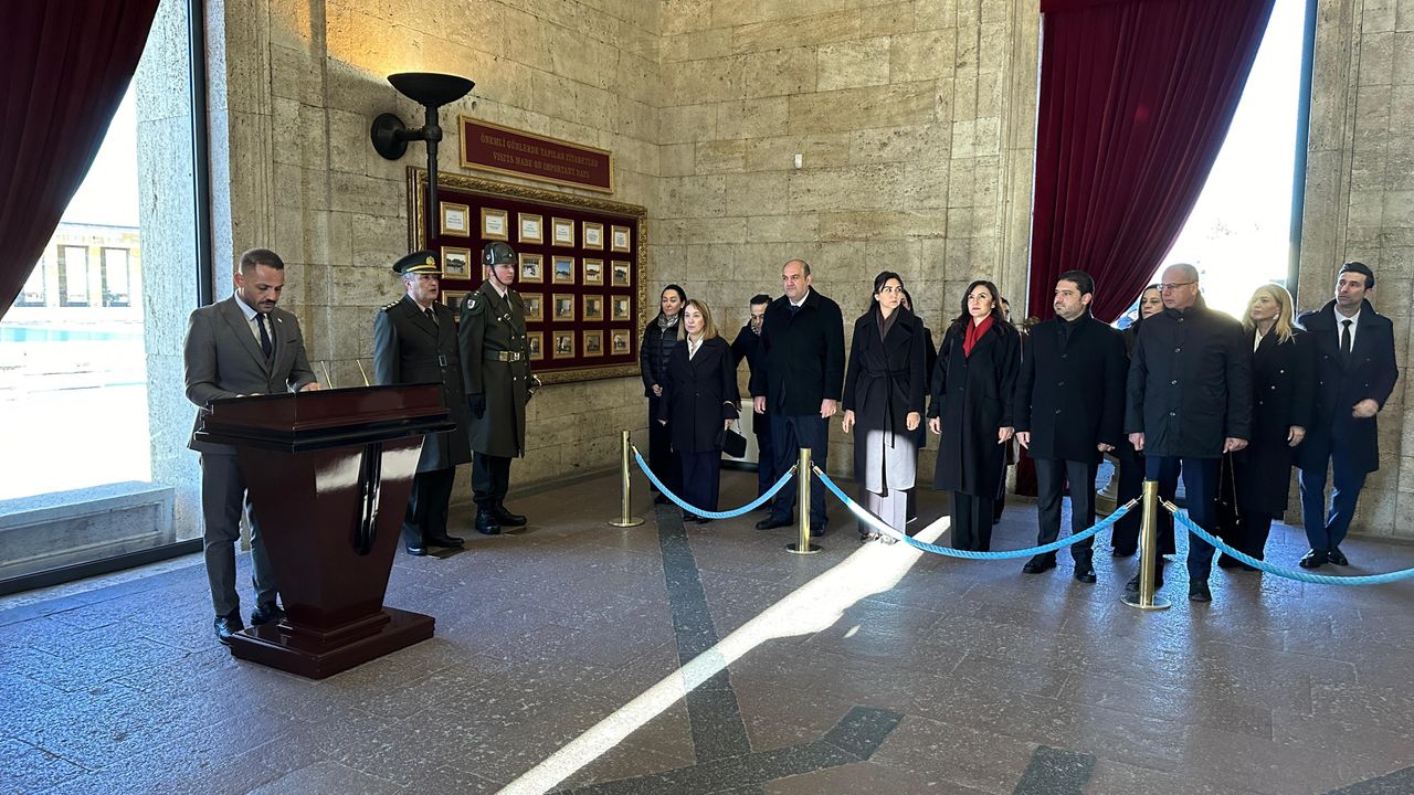 TBMM’de temaslarda bulunmak üzere Ankara’ya giden Meclis Komitesi Anıtkabir’i ziyaret etti