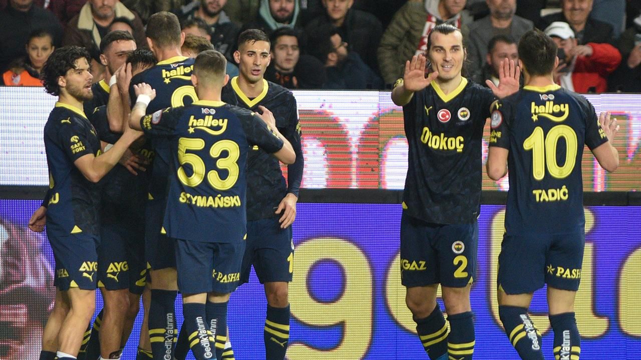 Fenerbahçe Antalya'da hata yapmadı