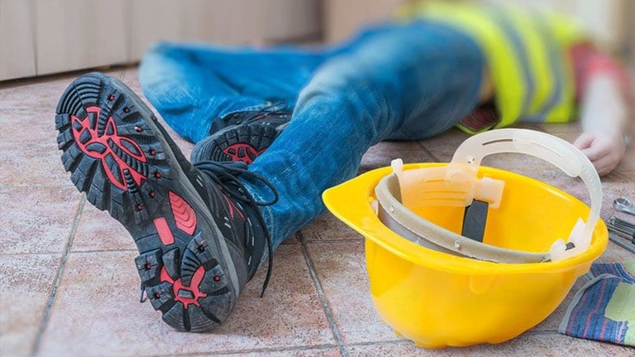 Girne'de bir işçi inşaattan düşerek yaralandı