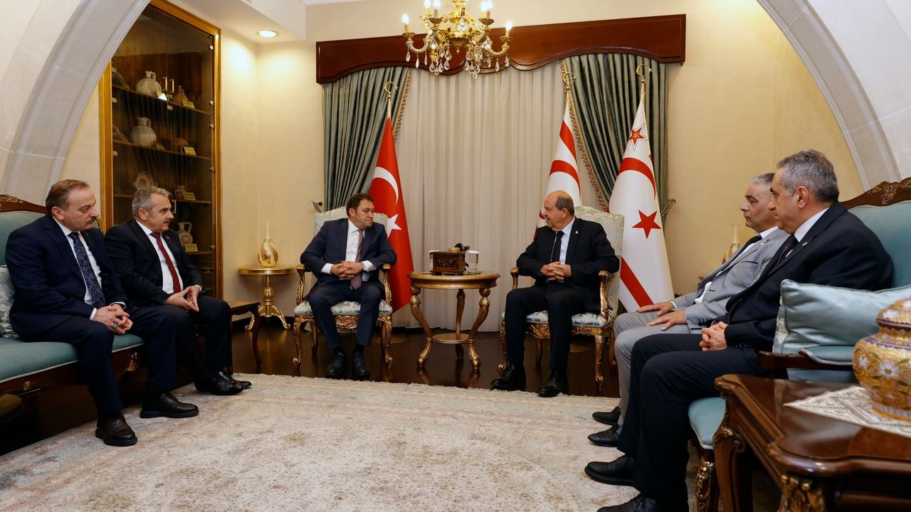 Tatar, Türkiye Kamu Çalışanları Sendikaları Konfederasyonu heyetini kabul etti