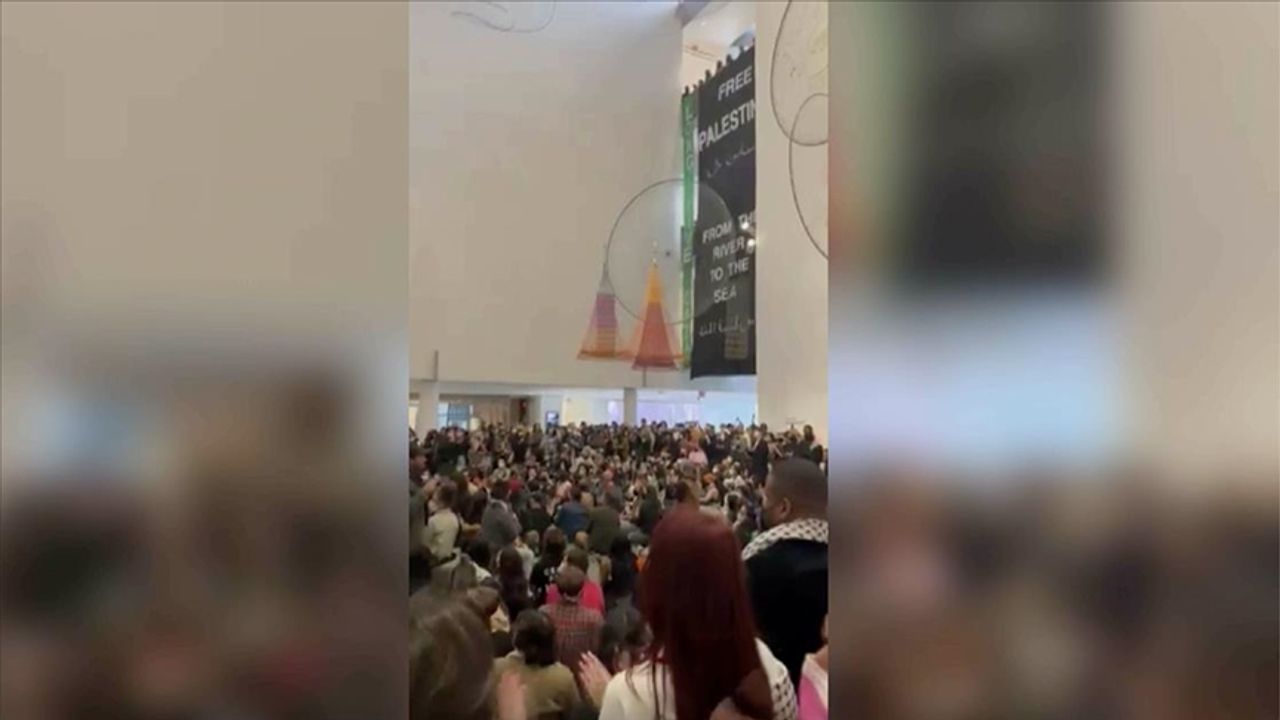 New York'ta Filistin destekçileri, Modern Sanat Müzesi'ni kısa süre işgal etti