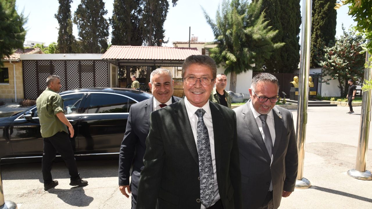 Cumhurbaşkanı Tatar, Meclis’te temsil edilen siyasi partilerle görüşüyor
