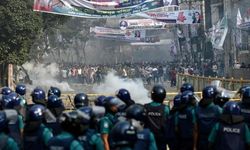Bangladeş'te protestoların başından bu yana en az 16 kişi öldü