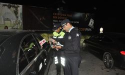 Polis denetimlerinde 26 araç trafikten men, 492 sürücü rapor edildi
