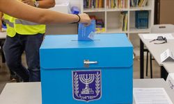 İsrail'de Gazze saldırısının gölgesinde yerel seçimler için oy verme işlemi başladı