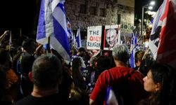 İsrail'de hükümet karşıtı protestocular, Netanyahu'nun evinden çıkan Başbakanlık konvoyunu engellemeye çalıştı