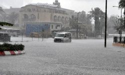 Türkiye'de tüm zamanların yağış rekoru Kemer'de ölçüldü
