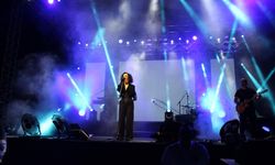 Fatma Turgut DAÜ Bahar Şenliklerinde sahne aldı