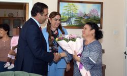 Gardiyanoğlu ve eşi, Anneler Günü dolayısıyla engelli çocukların annelerini ziyaret etti