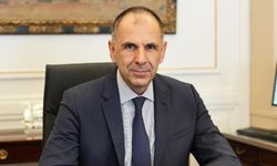 Yunanistan Dışişleri Bakanı: “Derhal masaya otursunlar”