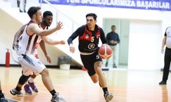 Yıldız Basketbolcu Temur Rustamov İskele'de
