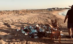 Her Daim Doğa Dostları Başkanı Şentuğ plastik atıkların sahillerde yarattığı kirlilikle ilgili uyarılarda bulundu