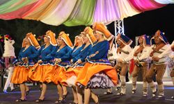 İskele Belediyesi halk dansları festivalinde tanıtım gösterileri sahnelendi