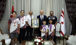 Cumhurbaşkanı Vekili Töre, Badminton Federasyonu heyetini kabul etti
