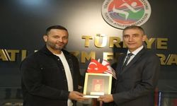 Türkiye Atletizm Federasyonu Başkanı Ahmet Karadağ'a KKTC'li mevkidaşından ziyaret