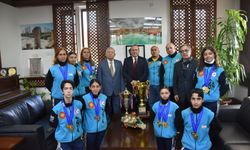 Ataoğlu, KKTC Taekwondo Milli Takımı’nı kabul etti