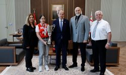 Cumhurbaşkanı Tatar, Avrupa Kadınlar Bilardo Şampiyonu Ghaffari'yi kabul etti