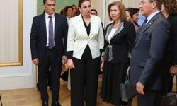 Başbakan Üstel, Bakü’de “Genç Aile Forumu” kapsamında düzenlenen sergiyi ziyaret etti